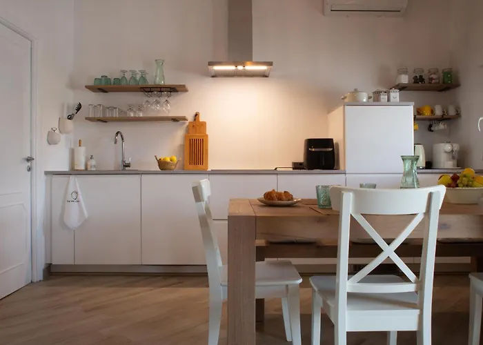 Libellula - The Fab Villa *