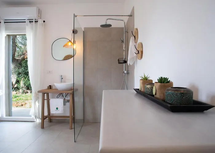 Libellula - The Fab Villa *